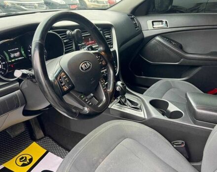 Білий Кіа Оптіма, об'ємом двигуна 2.4 л та пробігом 270 тис. км за 10000 $, фото 10 на Automoto.ua