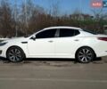 Білий Кіа Оптіма, об'ємом двигуна 2 л та пробігом 210 тис. км за 9400 $, фото 3 на Automoto.ua