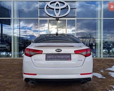 Білий Кіа Оптіма, об'ємом двигуна 2 л та пробігом 161 тис. км за 8994 $, фото 3 на Automoto.ua