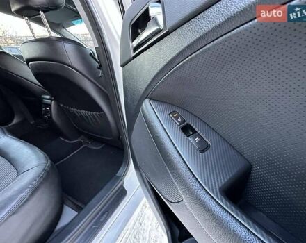 Белый Киа Оптима, объемом двигателя 2 л и пробегом 223 тыс. км за 8500 $, фото 9 на Automoto.ua