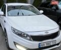 Белый Киа Оптима, объемом двигателя 2 л и пробегом 257 тыс. км за 8900 $, фото 2 на Automoto.ua