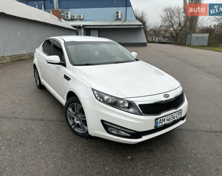 Білий Кіа Оптіма, об'ємом двигуна 2 л та пробігом 254 тис. км за 9999 $, фото 2 на Automoto.ua