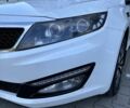 Белый Киа Оптима, объемом двигателя 2 л и пробегом 150 тыс. км за 9800 $, фото 3 на Automoto.ua