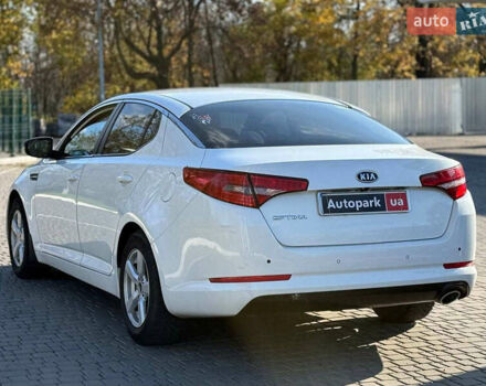 Білий Кіа Оптіма, об'ємом двигуна 2 л та пробігом 222 тис. км за 9440 $, фото 17 на Automoto.ua