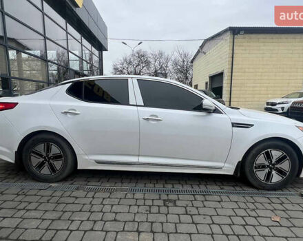 Білий Кіа Оптіма, об'ємом двигуна 2.36 л та пробігом 270 тис. км за 10000 $, фото 7 на Automoto.ua