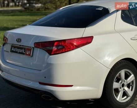 Білий Кіа Оптіма, об'ємом двигуна 2 л та пробігом 222 тис. км за 9440 $, фото 13 на Automoto.ua
