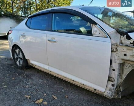Белый Киа Оптима, объемом двигателя 2.36 л и пробегом 250 тыс. км за 7800 $, фото 2 на Automoto.ua