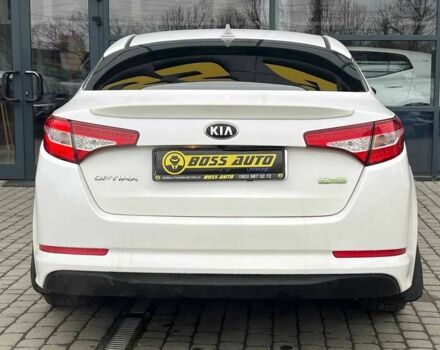 Білий Кіа Оптіма, об'ємом двигуна 2.4 л та пробігом 270 тис. км за 10000 $, фото 5 на Automoto.ua