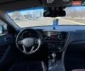Білий Кіа Оптіма, об'ємом двигуна 2 л та пробігом 210 тис. км за 9400 $, фото 10 на Automoto.ua