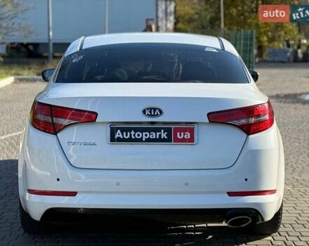 Білий Кіа Оптіма, об'ємом двигуна 2 л та пробігом 222 тис. км за 9440 $, фото 16 на Automoto.ua