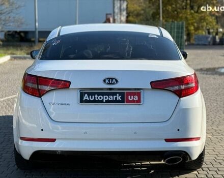 Белый Киа Оптима, объемом двигателя 2 л и пробегом 222 тыс. км за 9440 $, фото 16 на Automoto.ua