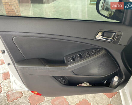 Белый Киа Оптима, объемом двигателя 2.4 л и пробегом 79 тыс. км за 14500 $, фото 8 на Automoto.ua