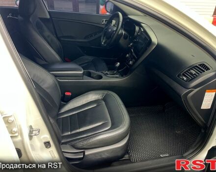 Білий Кіа Оптіма, об'ємом двигуна 2.4 л та пробігом 215 тис. км за 9999 $, фото 9 на Automoto.ua