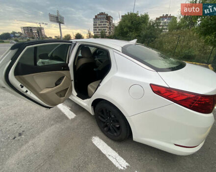 Білий Кіа Оптіма, об'ємом двигуна 2.4 л та пробігом 260 тис. км за 7800 $, фото 14 на Automoto.ua