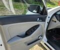 Білий Кіа Оптіма, об'ємом двигуна 2.4 л та пробігом 225 тис. км за 8000 $, фото 13 на Automoto.ua