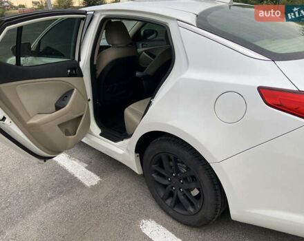 Білий Кіа Оптіма, об'ємом двигуна 2.4 л та пробігом 260 тис. км за 7800 $, фото 19 на Automoto.ua