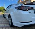 Белый Киа Оптима, объемом двигателя 2 л и пробегом 365 тыс. км за 7800 $, фото 15 на Automoto.ua
