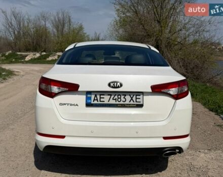 Белый Киа Оптима, объемом двигателя 2 л и пробегом 174 тыс. км за 10200 $, фото 3 на Automoto.ua