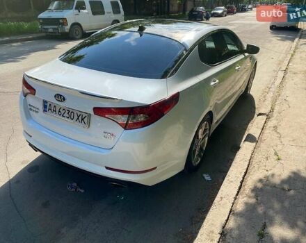 Белый Киа Оптима, объемом двигателя 2 л и пробегом 95 тыс. км за 11500 $, фото 6 на Automoto.ua