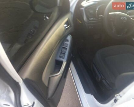 Белый Киа Оптима, объемом двигателя 2.36 л и пробегом 180 тыс. км за 8800 $, фото 8 на Automoto.ua