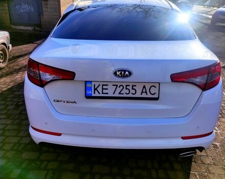 Белый Киа Оптима, объемом двигателя 2 л и пробегом 199 тыс. км за 9800 $, фото 4 на Automoto.ua