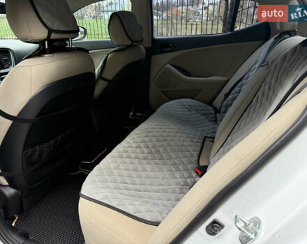 Белый Киа Оптима, объемом двигателя 2.4 л и пробегом 120 тыс. км за 8200 $, фото 9 на Automoto.ua