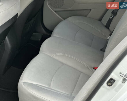 Белый Киа Оптима, объемом двигателя 2.4 л и пробегом 166 тыс. км за 8199 $, фото 6 на Automoto.ua