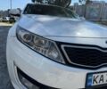 Білий Кіа Оптіма, об'ємом двигуна 2.4 л та пробігом 256 тис. км за 10700 $, фото 1 на Automoto.ua