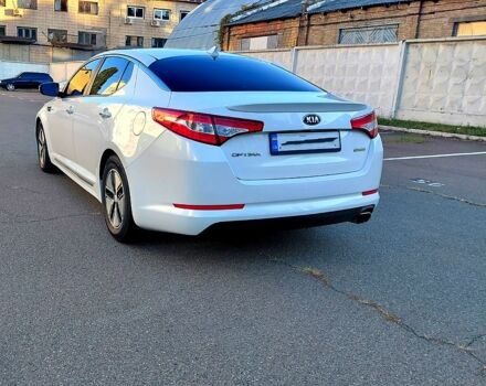 Белый Киа Оптима, объемом двигателя 2.4 л и пробегом 262 тыс. км за 11500 $, фото 3 на Automoto.ua