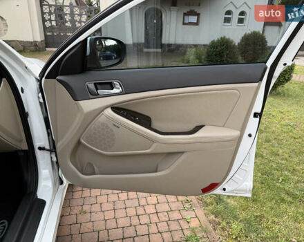 Белый Киа Оптима, объемом двигателя 2.4 л и пробегом 93 тыс. км за 11700 $, фото 122 на Automoto.ua