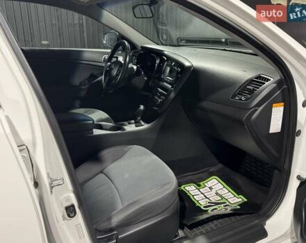 Білий Кіа Оптіма, об'ємом двигуна 2.36 л та пробігом 166 тис. км за 8999 $, фото 21 на Automoto.ua