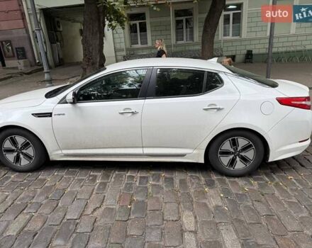 Белый Киа Оптима, объемом двигателя 2.36 л и пробегом 101 тыс. км за 10000 $, фото 5 на Automoto.ua