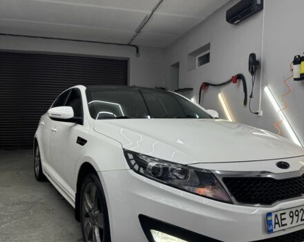 Белый Киа Оптима, объемом двигателя 2 л и пробегом 260 тыс. км за 8500 $, фото 4 на Automoto.ua