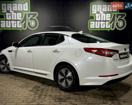 Білий Кіа Оптіма, об'ємом двигуна 2.36 л та пробігом 166 тис. км за 8999 $, фото 13 на Automoto.ua