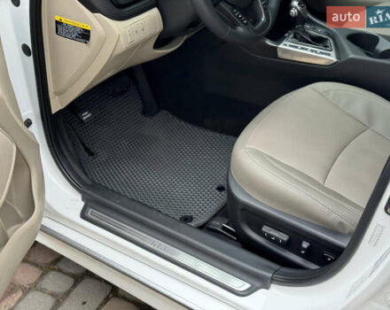 Білий Кіа Оптіма, об'ємом двигуна 2.4 л та пробігом 256 тис. км за 9100 $, фото 24 на Automoto.ua