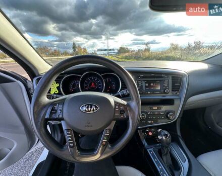 Кіа Оптіма 2013 у Львові на Automoto.ua Білий Кіа Оптіма, об'ємом двигуна 2.4 л та пробігом 95 тис. км за 9800 $, фото 5 на Automoto.ua