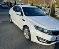 Білий Кіа Оптіма, об'ємом двигуна 2 л та пробігом 245 тис. км за 8900 $, фото 3 на Automoto.ua