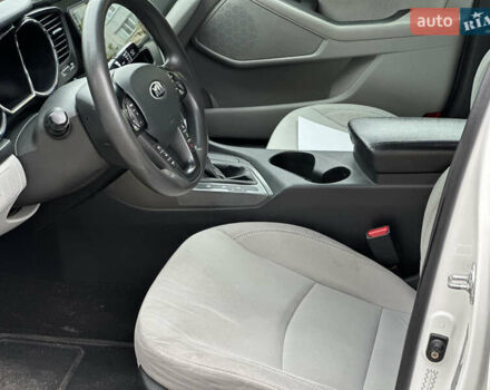 Белый Киа Оптима, объемом двигателя 2.4 л и пробегом 166 тыс. км за 8199 $, фото 7 на Automoto.ua