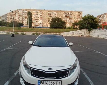 Киа Оптима 2013 в Одессе на Automoto.ua Белый Киа Оптима, объемом двигателя 2.36 л и пробегом 244 тыс. км за 10300 $, фото 3 на Automoto.ua