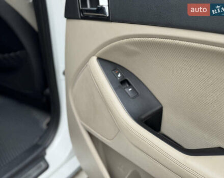 Білий Кіа Оптіма, об'ємом двигуна 2.4 л та пробігом 256 тис. км за 9100 $, фото 16 на Automoto.ua