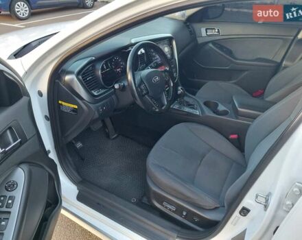 Киа Оптима 2013 в Киеве на Automoto.ua Белый Киа Оптима, объемом двигателя 2.36 л и пробегом 262 тыс. км за 11500 $, фото 14 на Automoto.ua