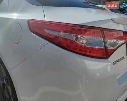 Киа Оптима 2013 в Киеве на Automoto.ua Белый Киа Оптима, объемом двигателя 2.36 л и пробегом 262 тыс. км за 11500 $, фото 22 на Automoto.ua