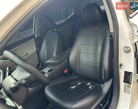 Кіа Оптіма 2013 у Києві на Automoto.ua Білий Кіа Оптіма, об'ємом двигуна 2.4 л та пробігом 185 тис. км за 9333 $, фото 20 на Automoto.ua