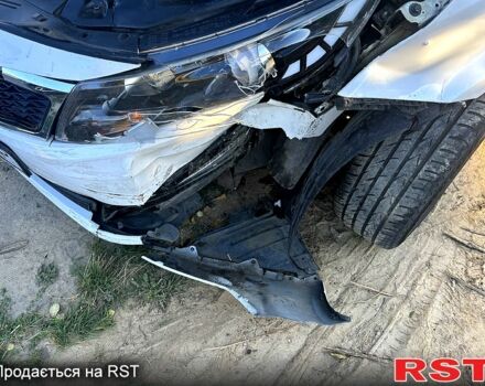 Білий Кіа Оптіма, об'ємом двигуна 2 л та пробігом 99 тис. км за 4800 $, фото 1 на Automoto.ua