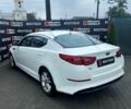 Белый Киа Оптима, объемом двигателя 2 л и пробегом 256 тыс. км за 9999 $, фото 5 на Automoto.ua