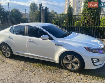 Белый Киа Оптима, объемом двигателя 2.36 л и пробегом 250 тыс. км за 11500 $, фото 9 на Automoto.ua
