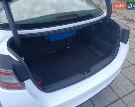 Белый Киа Оптима, объемом двигателя 2.36 л и пробегом 258 тыс. км за 10300 $, фото 44 на Automoto.ua