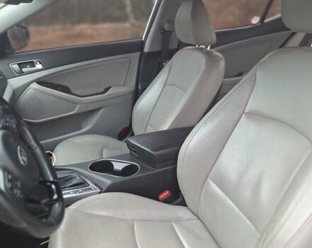 Білий Кіа Оптіма, об'ємом двигуна 2.4 л та пробігом 111 тис. км за 9000 $, фото 16 на Automoto.ua