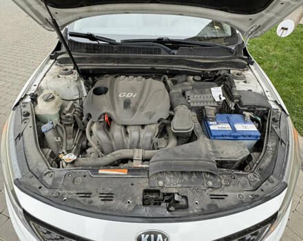 Білий Кіа Оптіма, об'ємом двигуна 2.4 л та пробігом 167 тис. км за 11800 $, фото 28 на Automoto.ua