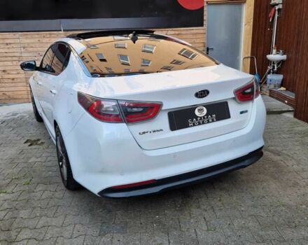 Белый Киа Оптима, объемом двигателя 2 л и пробегом 84 тыс. км за 1100 $, фото 3 на Automoto.ua